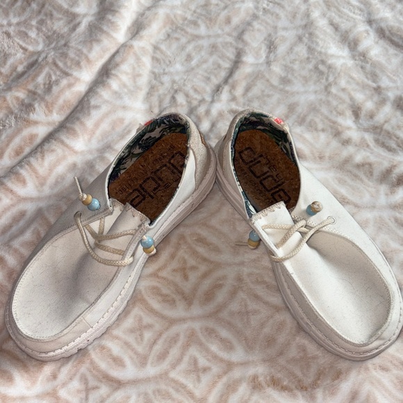 Hey Dude Women's White and Beige Loafers - Picture 3 of 4